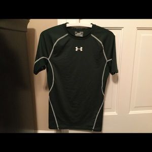 Hunter green under armour athletic shirt